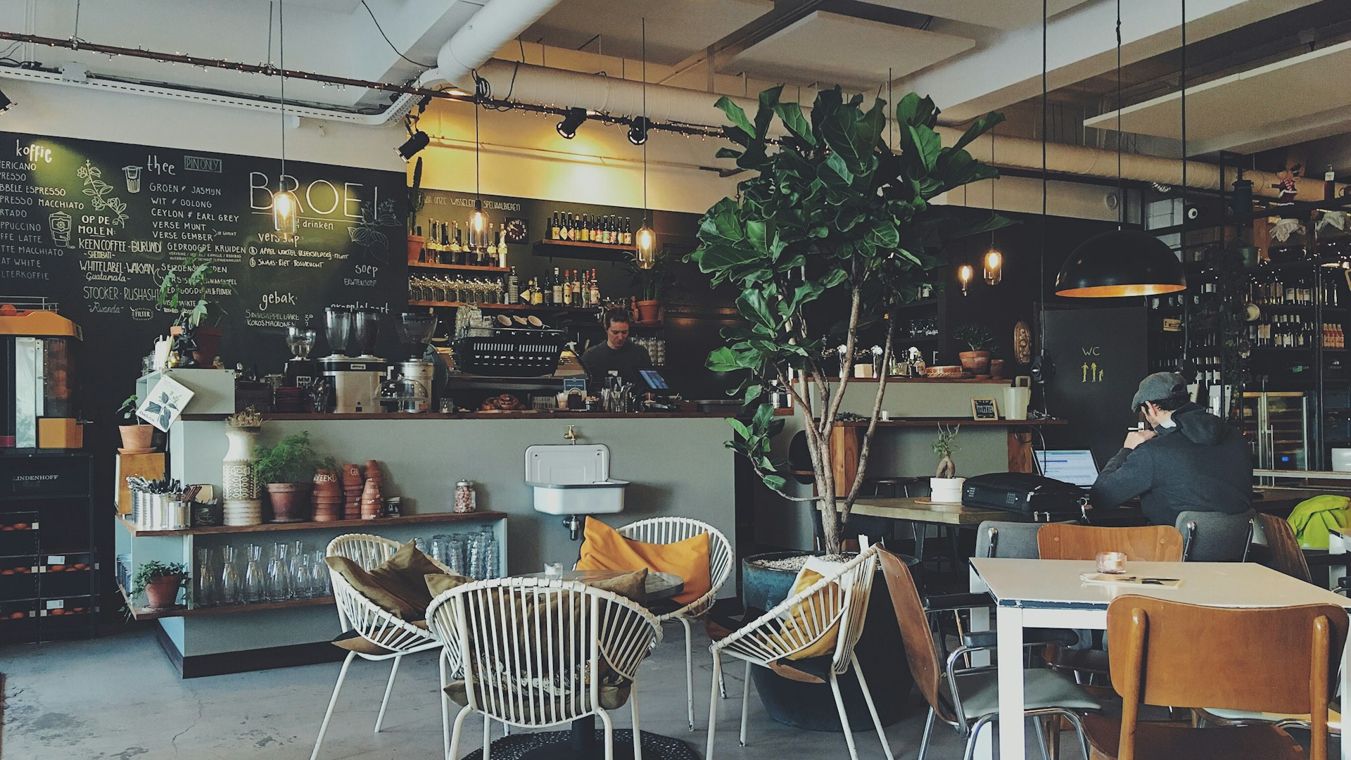 Vanille Cafe & Bakery Interior